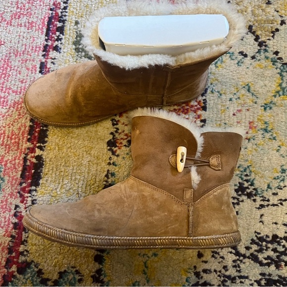 UGG Shoes - Ugg Garnet Suede Toggle Bootie size 10